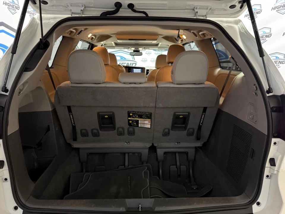 2020 Toyota Sienna 3rd Gen - Image 20 of 21