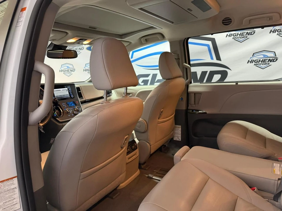 2020 Toyota Sienna 3rd Gen - Image 16 of 21