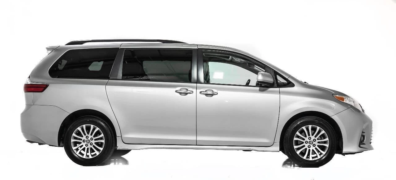 2020 Toyota Sienna 3rd Gen - Image 4 of 12