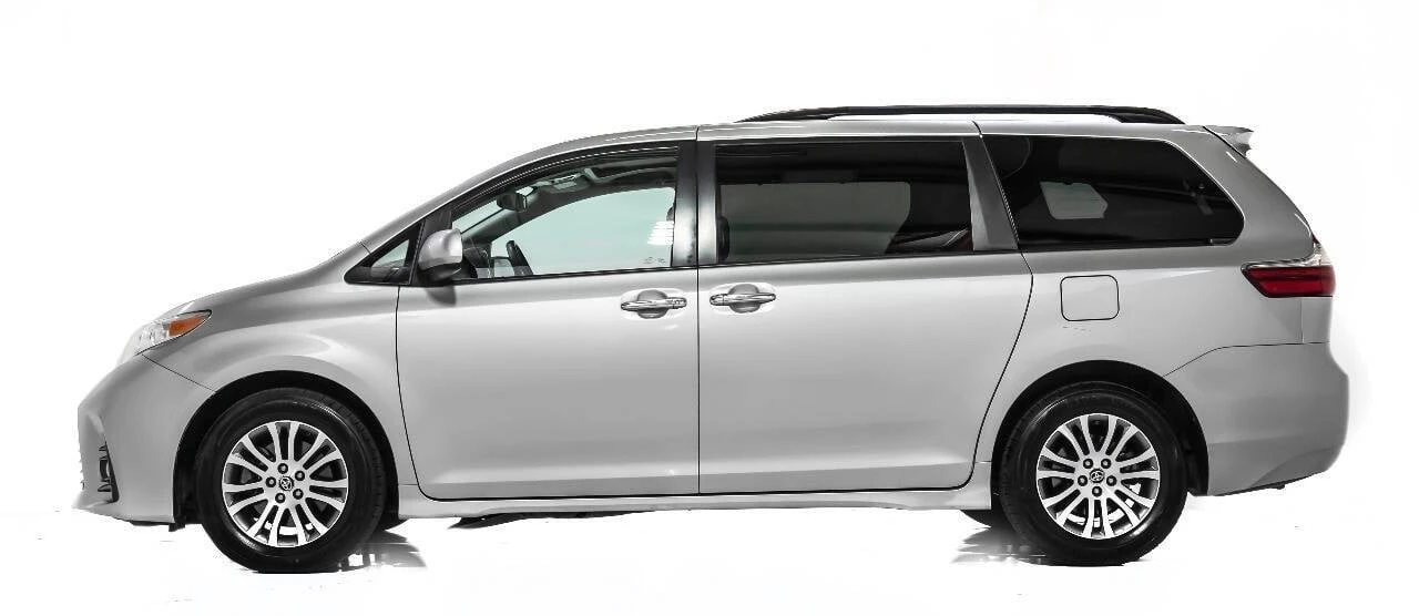 2020 Toyota Sienna 3rd Gen - Image 5 of 12
