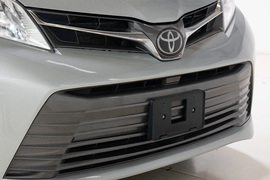 2020 Toyota Sienna 3rd Gen - Image 9 of 12