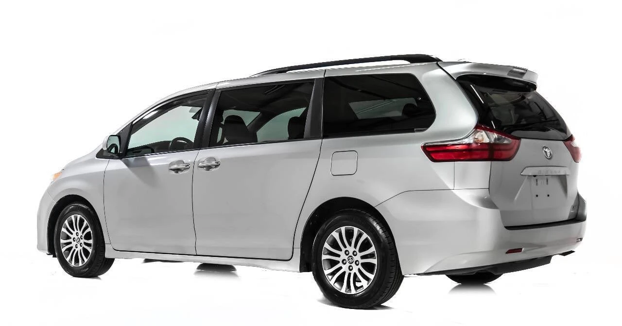 2020 Toyota Sienna 3rd Gen - Image 3 of 12