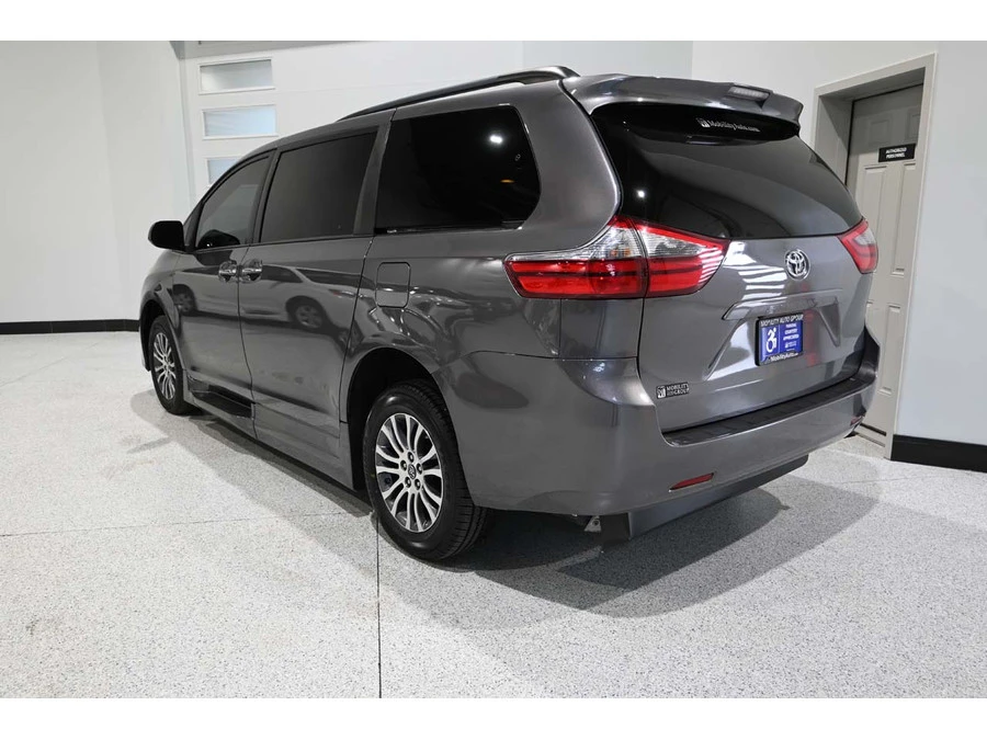 2020 Toyota Sienna 3rd Gen - Image 8 of 12