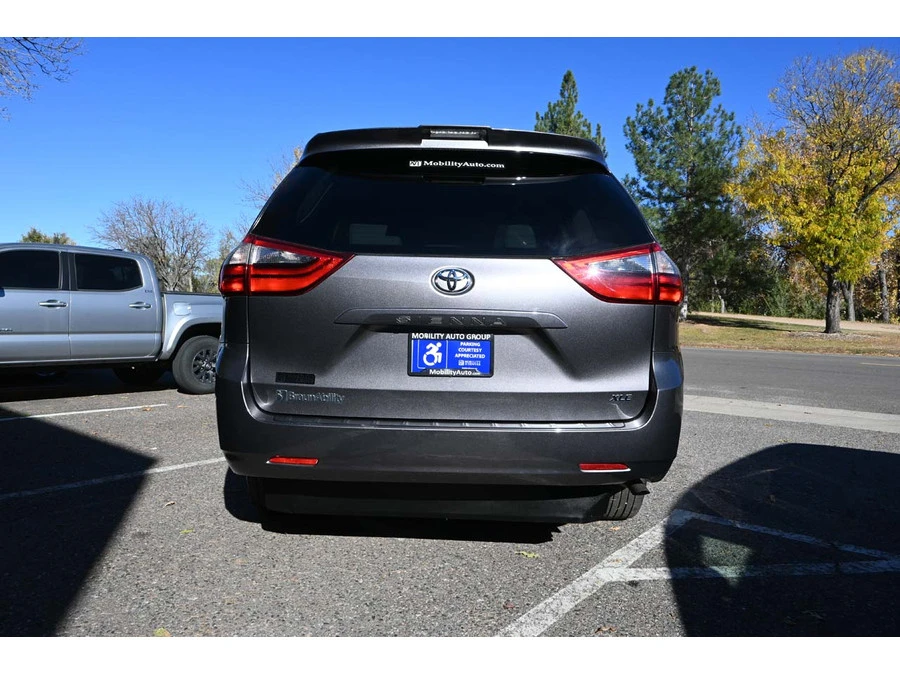 2020 Toyota Sienna 3rd Gen - Image 7 of 21
