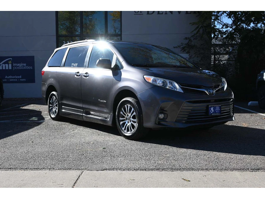 2020 Toyota Sienna 3rd Gen - Image 3 of 12