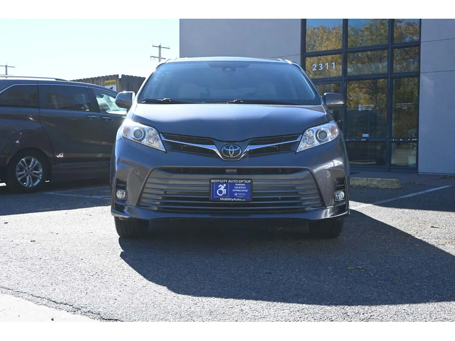 2020 Toyota Sienna 3rd Gen - Image 4 of 12