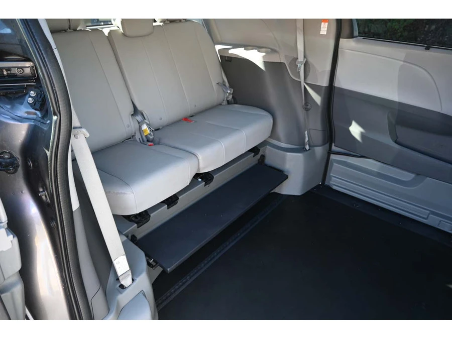 2020 Toyota Sienna 3rd Gen - Image 18 of 21