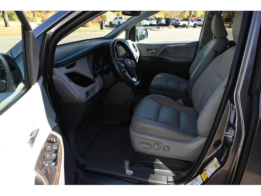 2020 Toyota Sienna 3rd Gen - Image 13 of 21