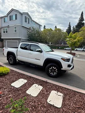 2020 Toyota Tacoma TRD Off-Road Pickup 4D 5 ft