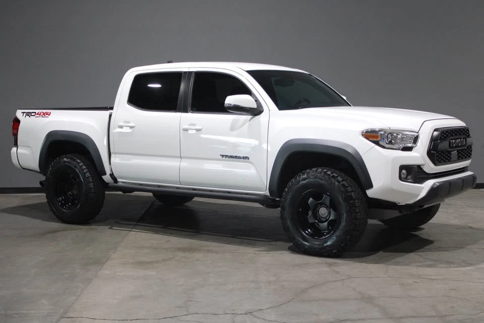 2020 Toyota Tacoma 3rd Gen - Image 4 of 8