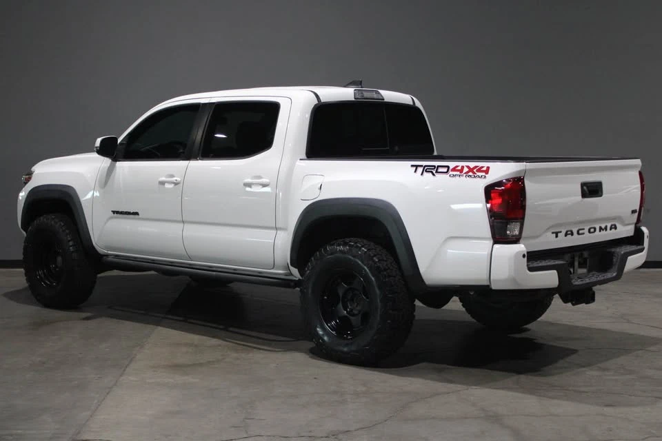 2020 Toyota Tacoma 3rd Gen - Image 2 of 8