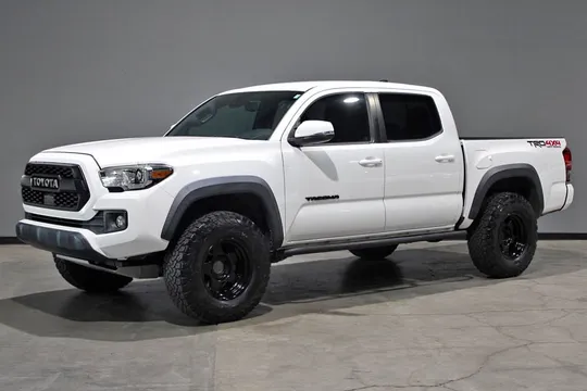 2020 Toyota Tacoma Double Cab TRD Off-Road Pickup 4D 5 ft