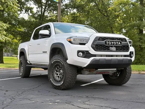 2020 Toyota Tacoma TRD Off-Road Pickup 4D 5 ft