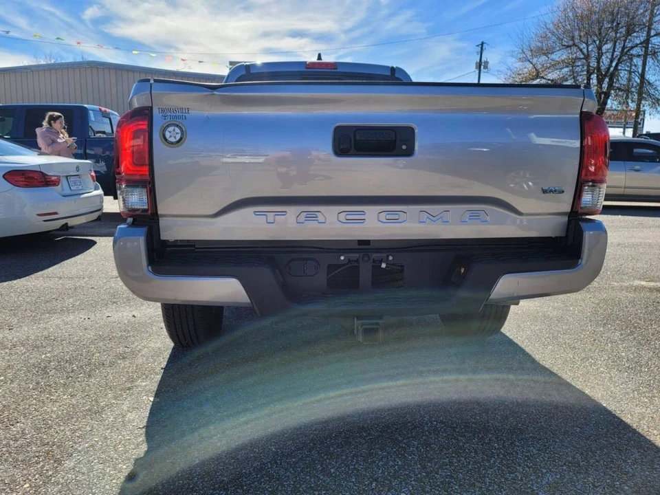 2020 Toyota Tacoma 3rd Gen - Image 4 of 11