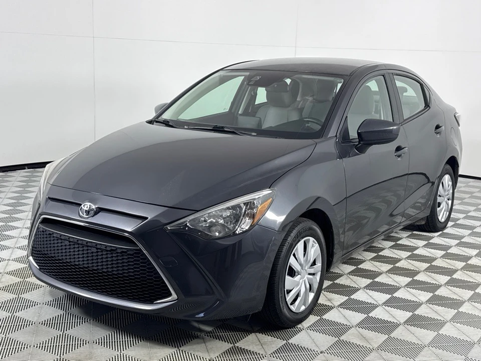 2020 Toyota Yaris - Image 9 of 12