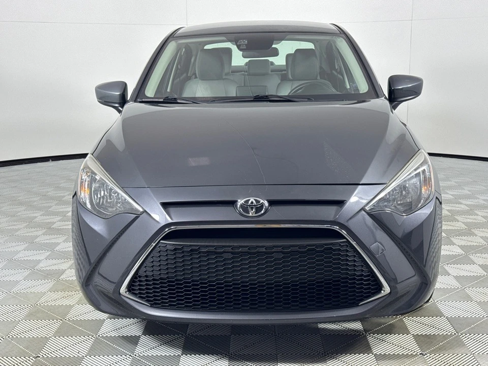 2020 Toyota Yaris - Image 10 of 12