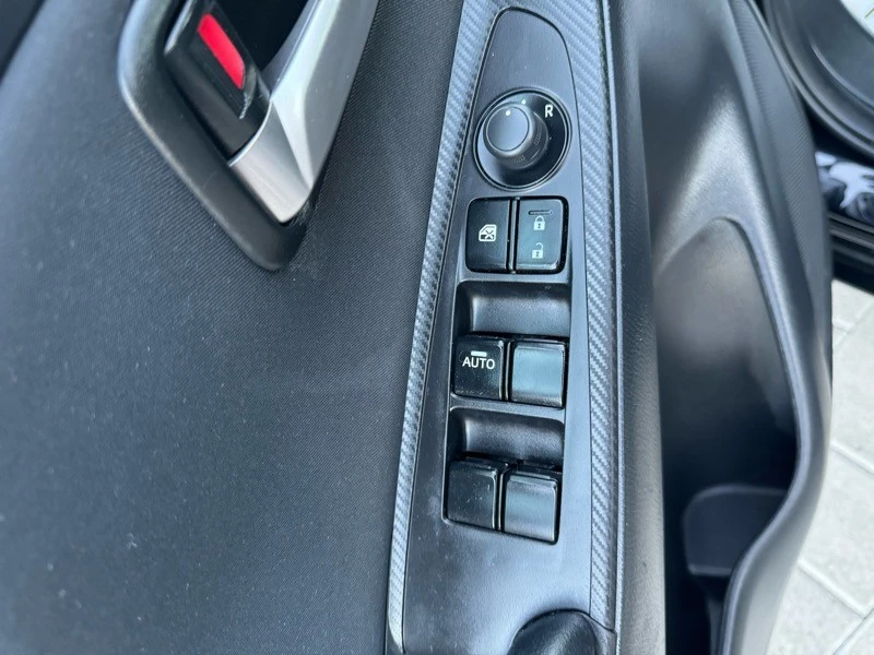 2020 Toyota Yaris - Image 16 of 21