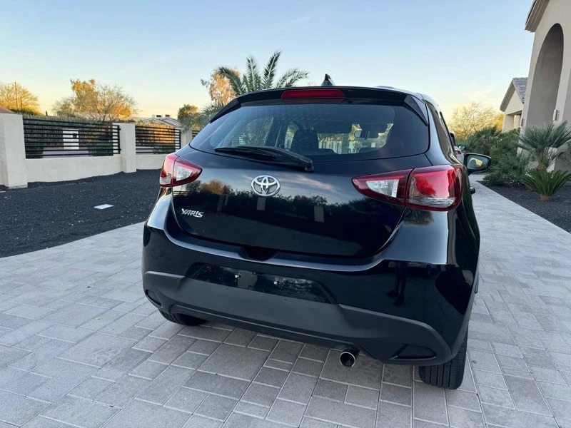 2020 Toyota Yaris - Image 8 of 21