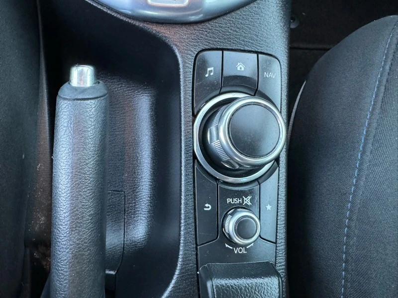 2020 Toyota Yaris - Image 14 of 21