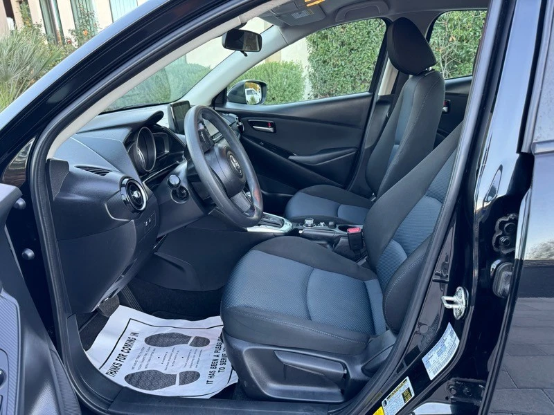 2020 Toyota Yaris - Image 9 of 21