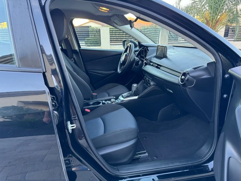 2020 Toyota Yaris - Image 10 of 21