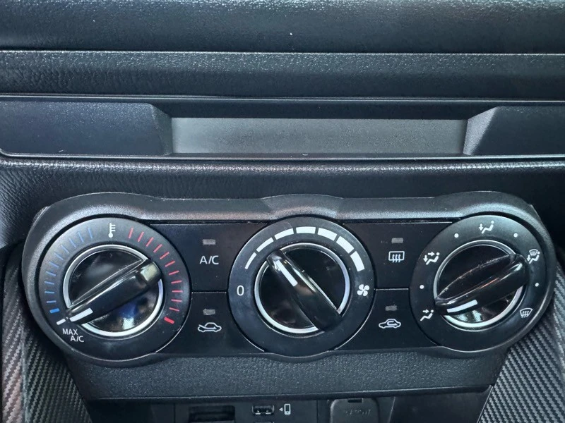 2020 Toyota Yaris - Image 12 of 21