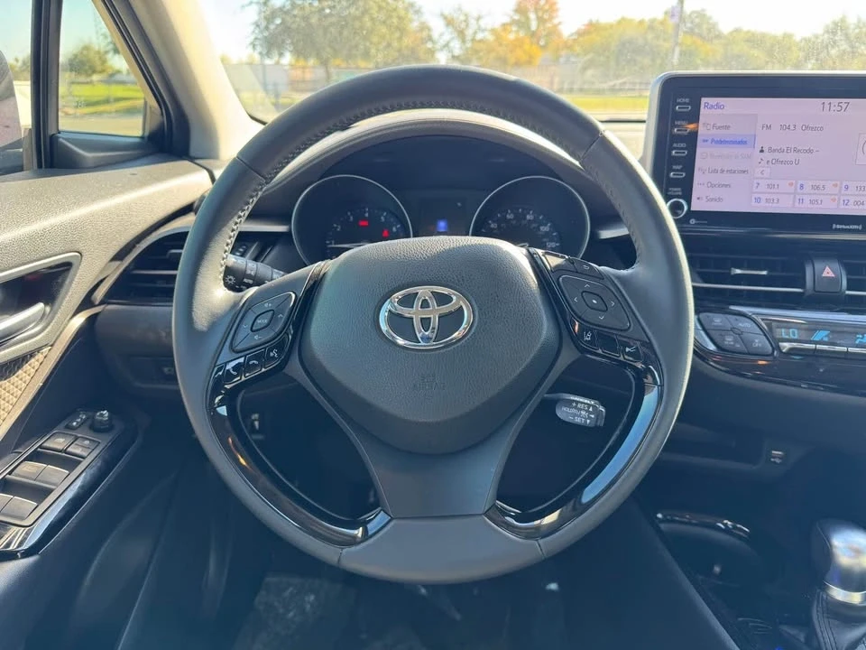 2020 Toyota C-HR - Image 16 of 17