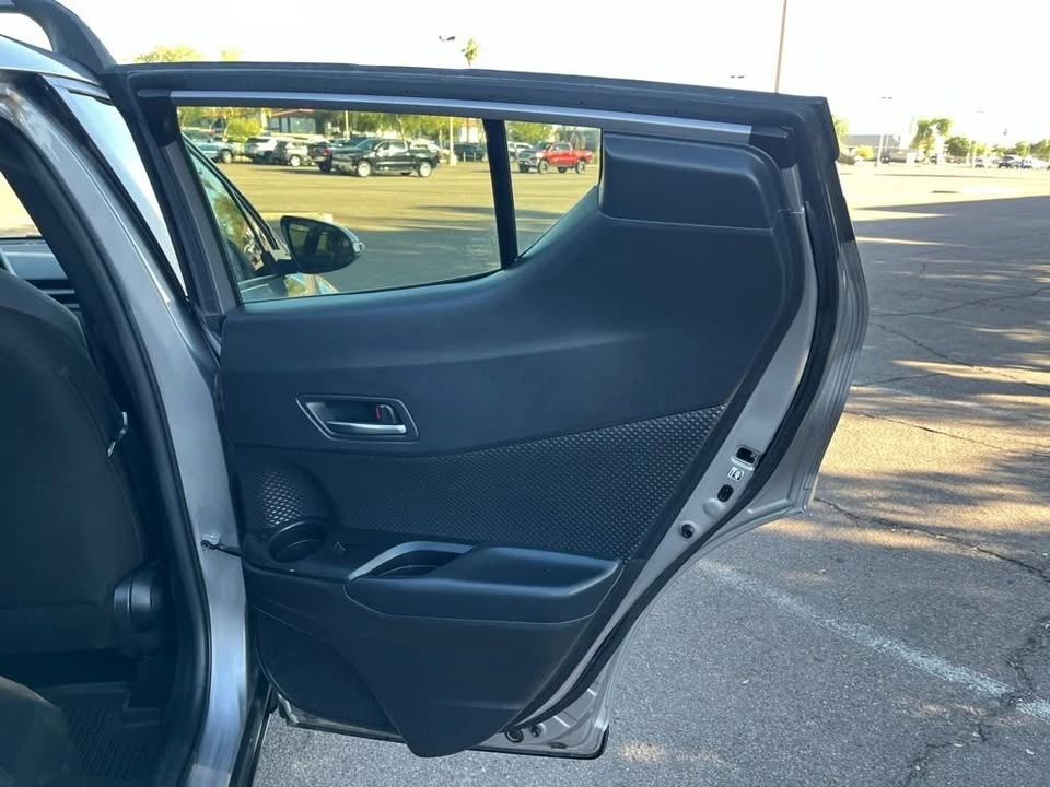 2020 Toyota C-HR - Image 16 of 19