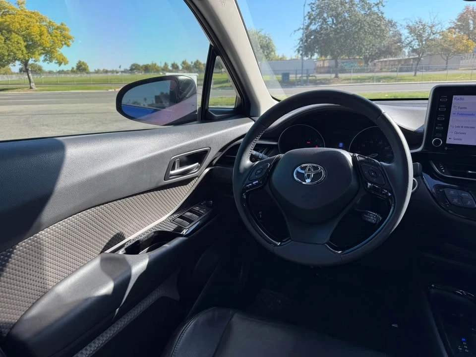 2020 Toyota C-HR - Image 15 of 17