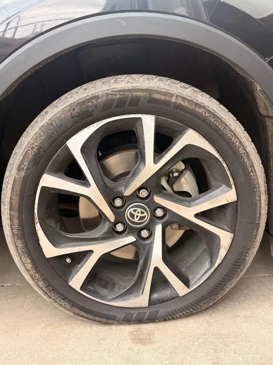 2020 Toyota C-HR - Image 5 of 8