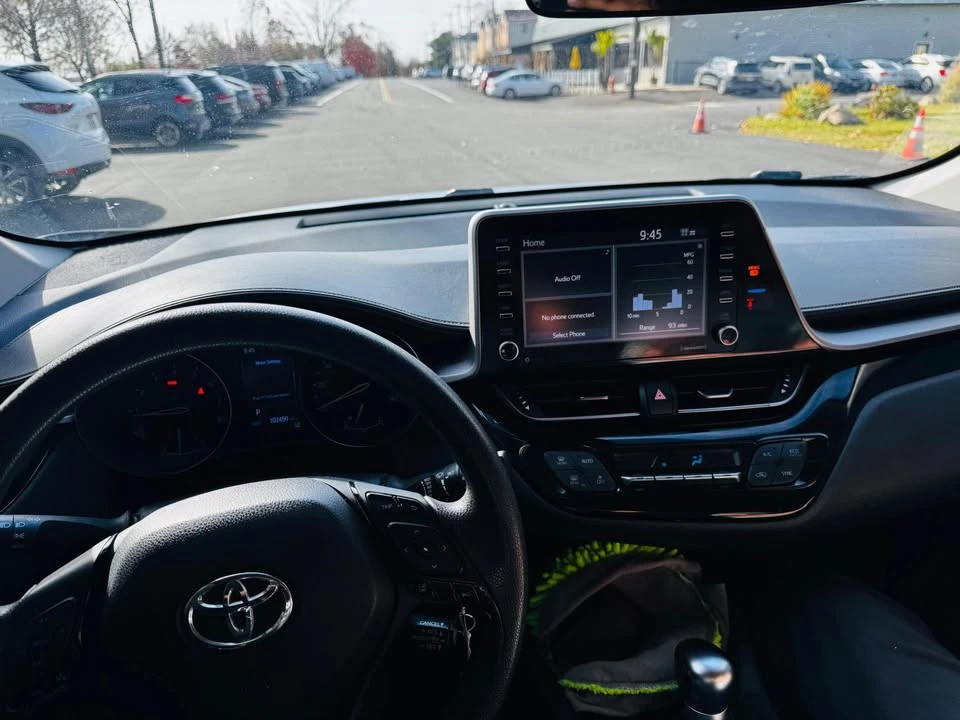 2020 Toyota C-HR - Image 3 of 8