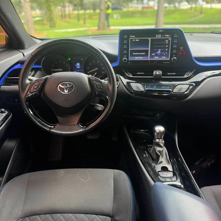 2020 Toyota C-HR - Image 9 of 11
