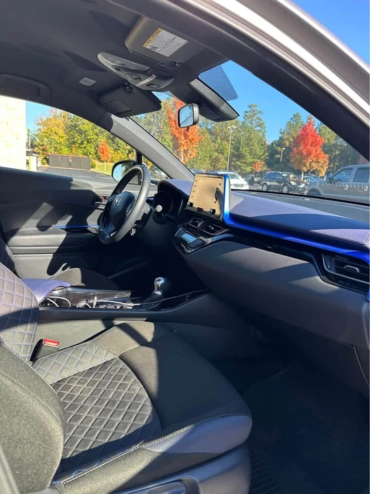 2020 Toyota C-HR - Image 5 of 12