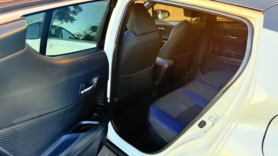 2020 Toyota C-HR - Image 5 of 11