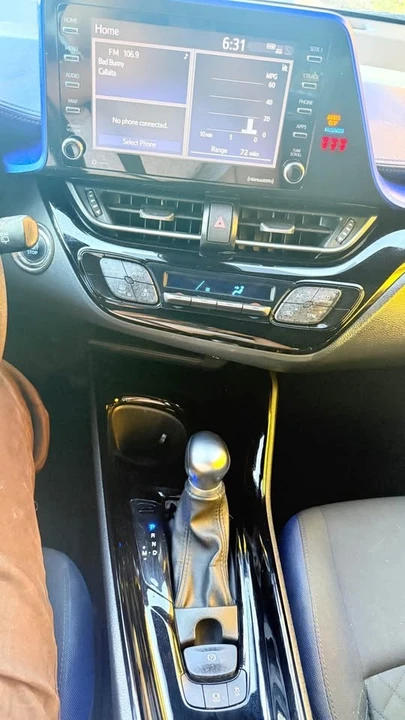2020 Toyota C-HR - Image 7 of 11
