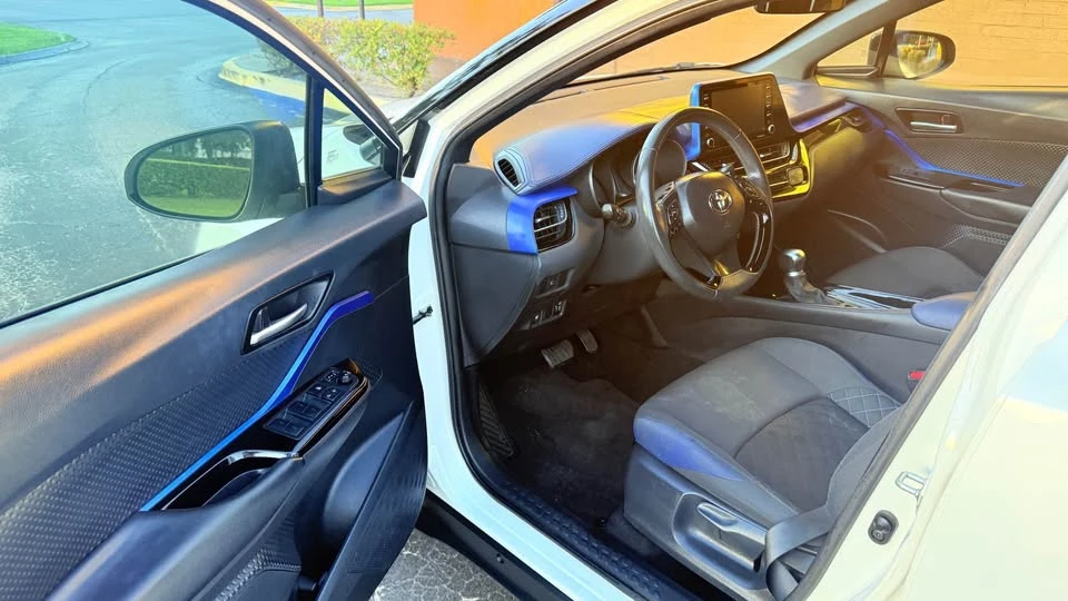 2020 Toyota C-HR - Image 7 of 12