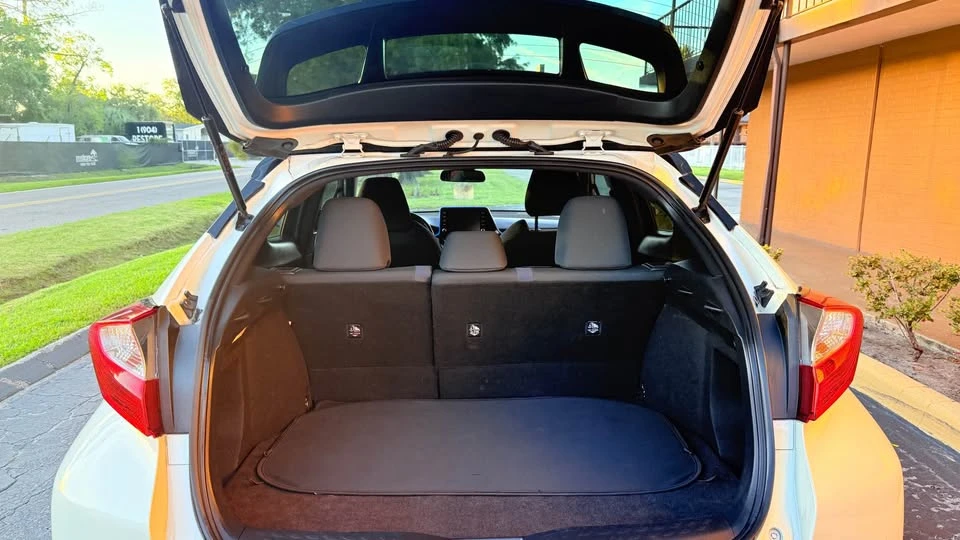 2020 Toyota C-HR - Image 5 of 12