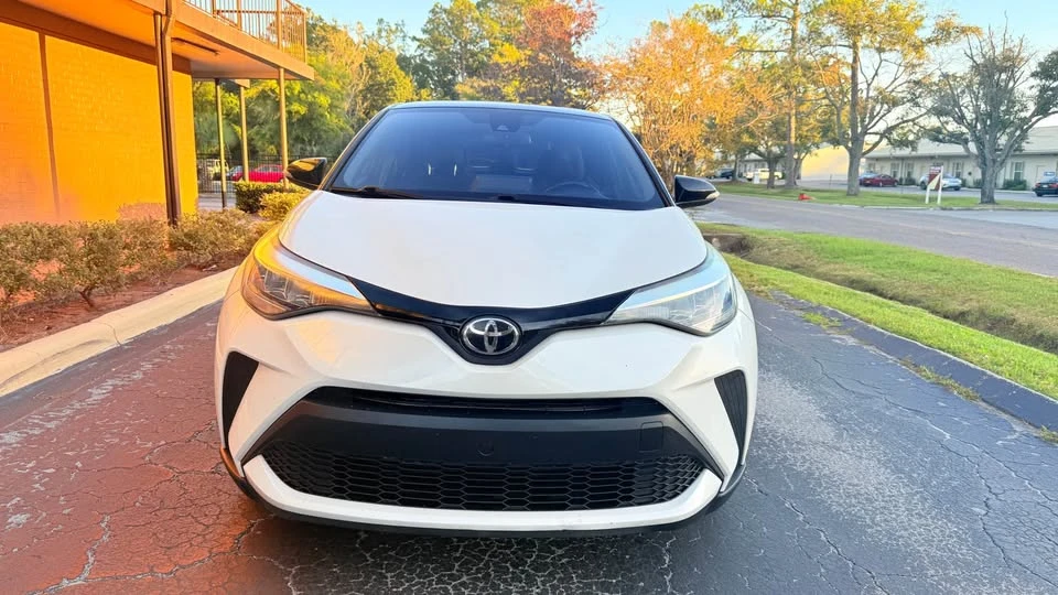 2020 Toyota C-HR - Image 2 of 12