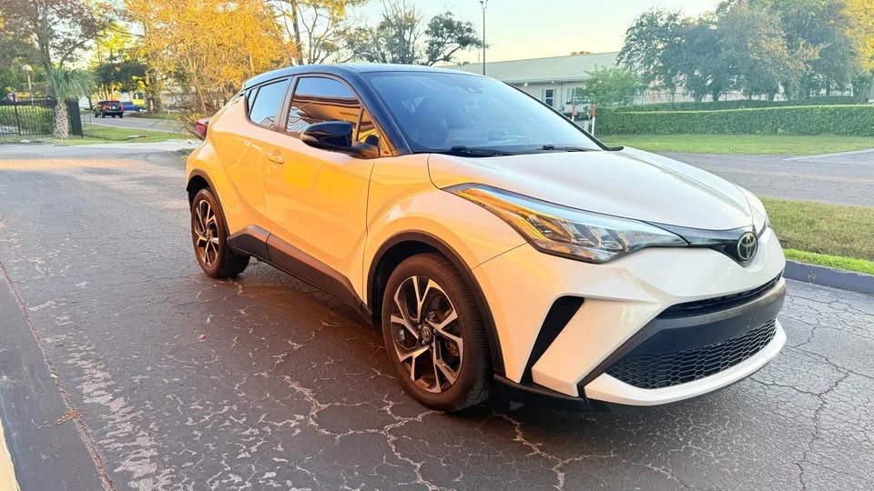 2020 Toyota C-HR - Image 3 of 12