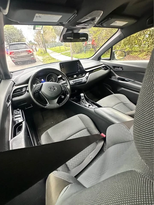 2020 Toyota C-HR - Image 8 of 10