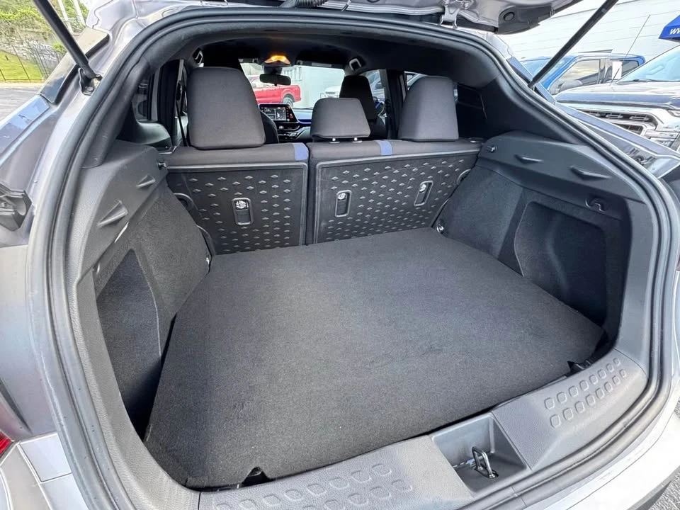 2020 Toyota C-HR - Image 5 of 10