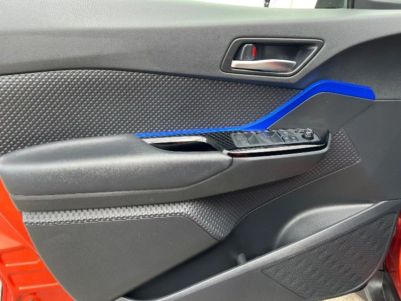2020 Toyota C-HR - Image 9 of 16