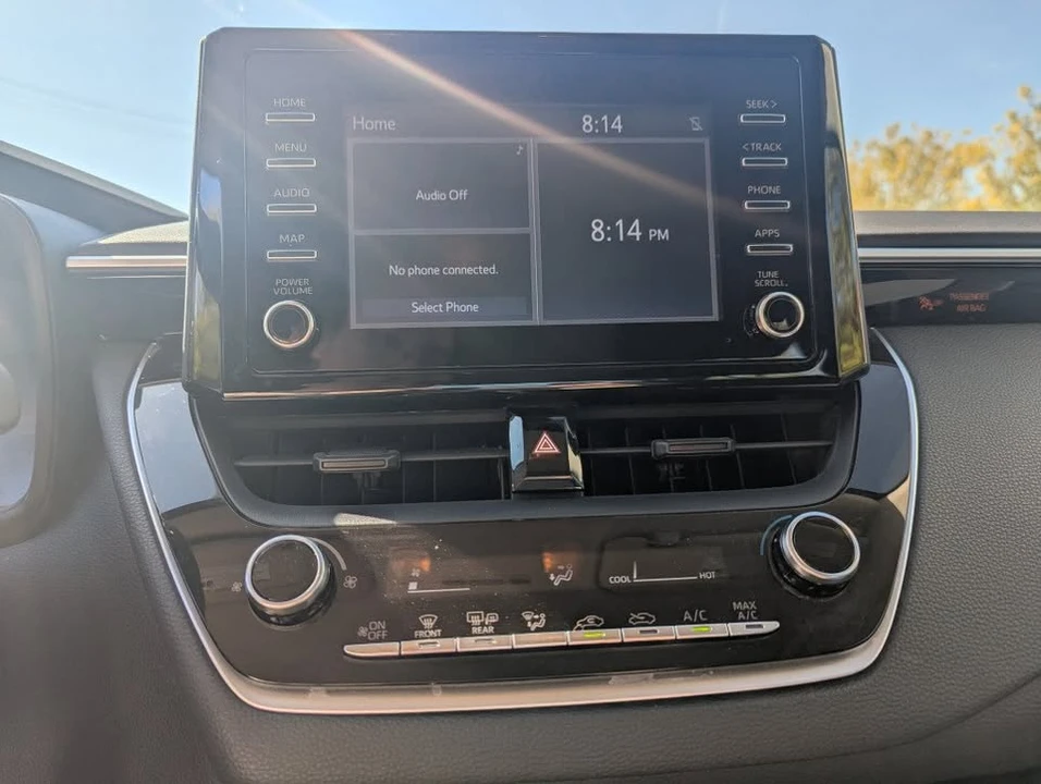 2020 Toyota Corolla 12th Gen - Image 13 of 17