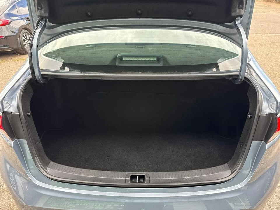 2020 Toyota Corolla 12th Gen - Image 12 of 20