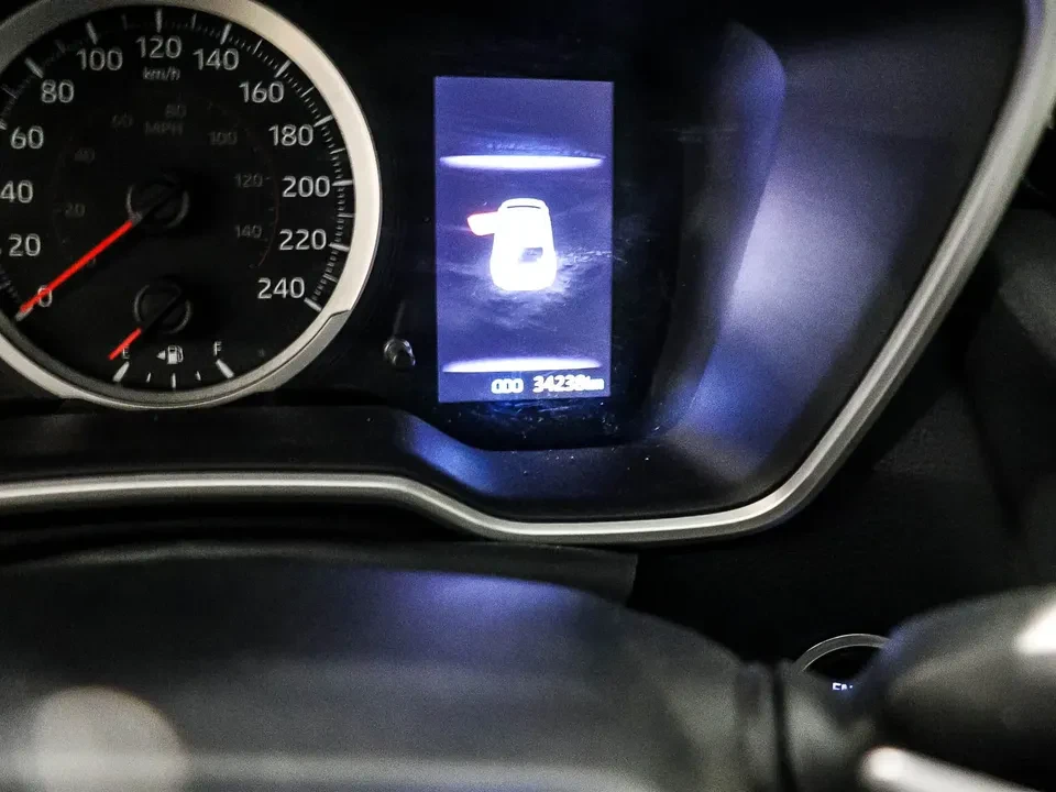2020 Toyota Corolla 12th Gen - Image 15 of 16