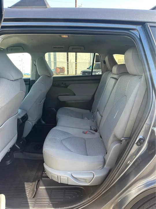 2020 Toyota Highlander - Image 7 of 9