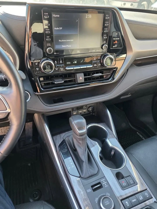 2020 Toyota Highlander - Image 9 of 10