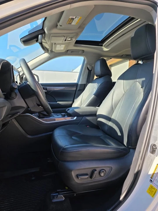 2020 Toyota Highlander - Image 5 of 10