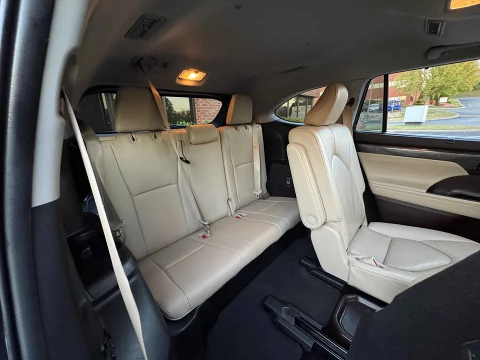 2020 Toyota Highlander - Image 15 of 15