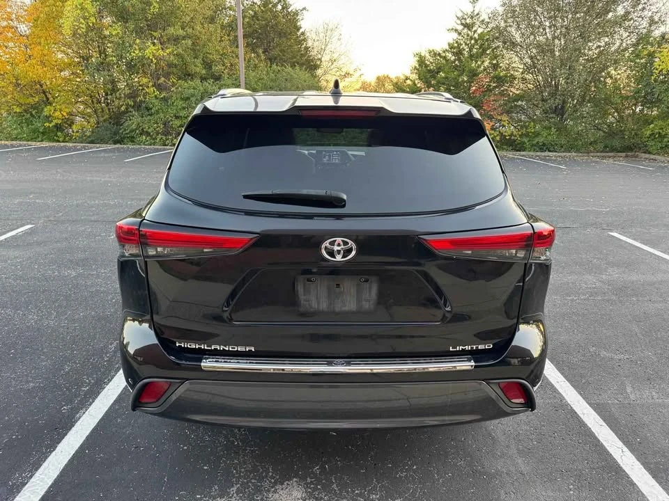 2020 Toyota Highlander - Image 11 of 15